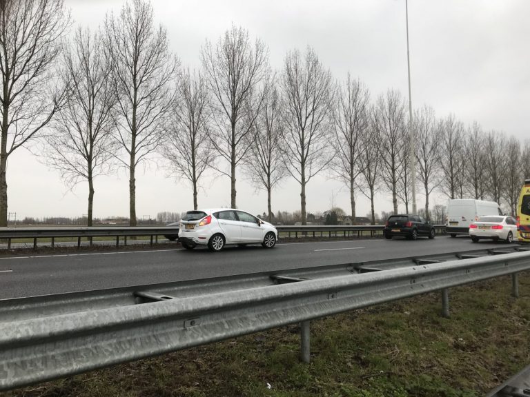 Flinke kop-staartaanrijding op A20 bij Moordrecht veroorzaakt uur vertraging
