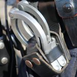 politie handboeien stock