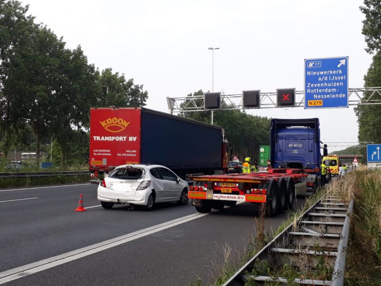 Gewonde bij ongeval met vrachtwagen op A20 bij Nieuwerkerk