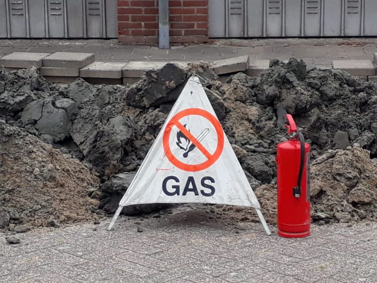 Gasleiding geraakt tijdens graafwerkzaamheden in Moerkapelle