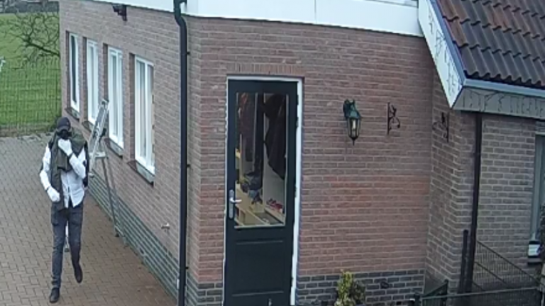 Politie zoekt inbrekers van woning in Zevenhuizen