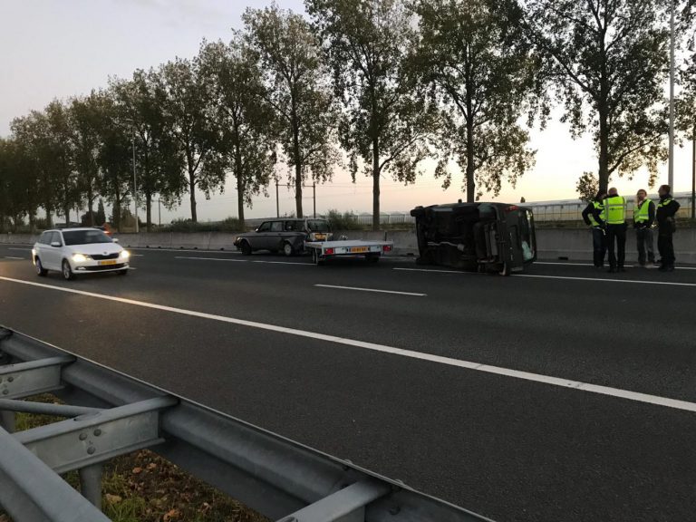 Automobilist verliest auto op A12 bij Zevenhuizen