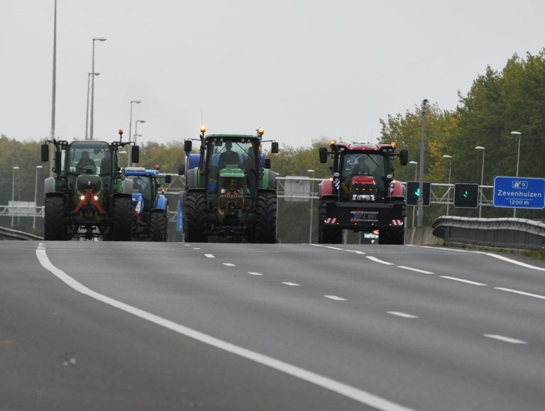 Boeren trekken weer door regio voor protest