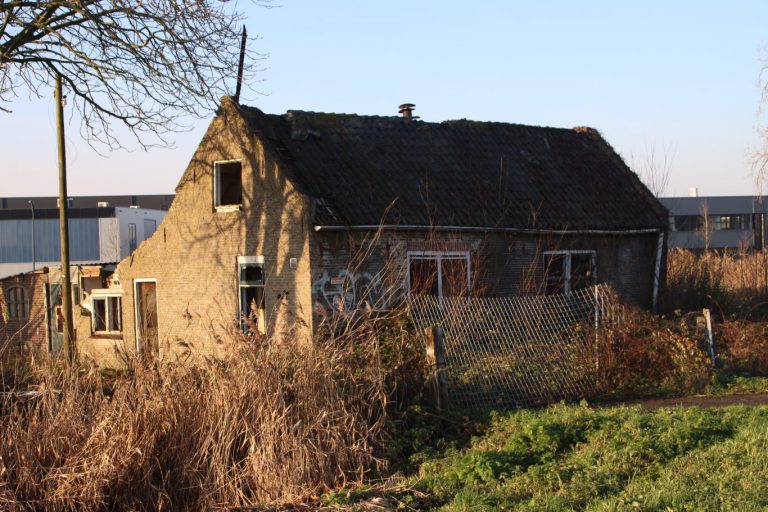 Alleen nog maar papieren plan voor vervallen boerderij bij Gouwe Park