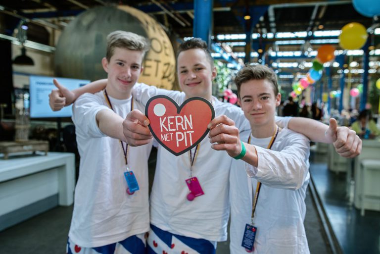 Gezocht : Kern met pit!