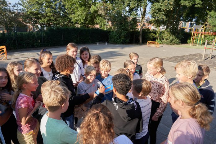 Uitreiking wisselbeker verkeersexamen Montessorischool