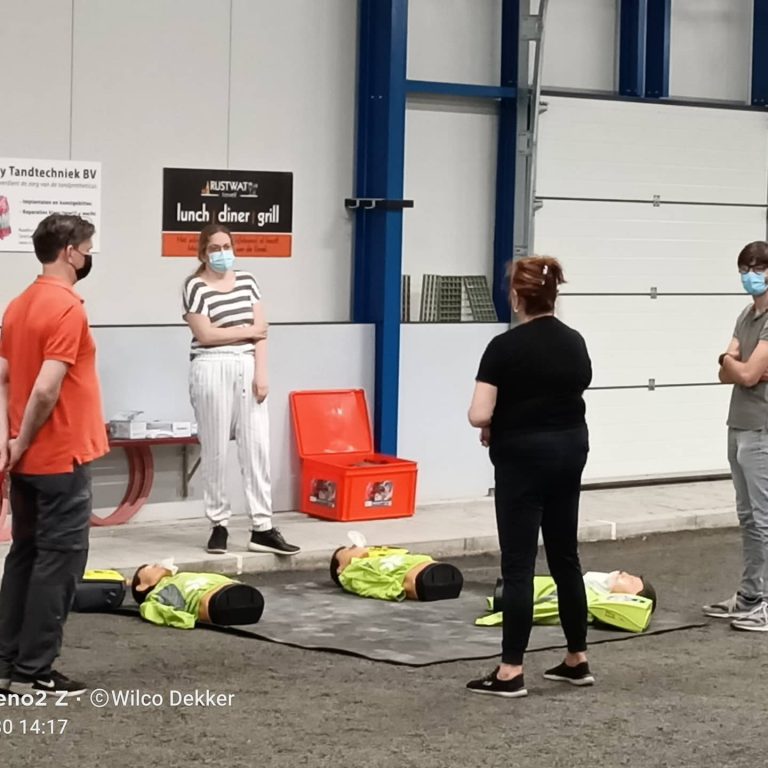 JBC Nieuwerkerk faciliteert herhalingscursussen voor het Rode Kruis afdeling Rotterdam