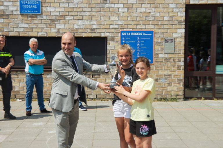 PWA uit Nieuwerkerk wint wisselbeker verkeersexamen