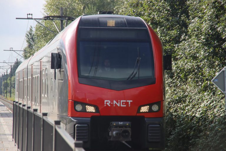 VVD Waddinxveen stelt vragen over storingen R-NET treinen