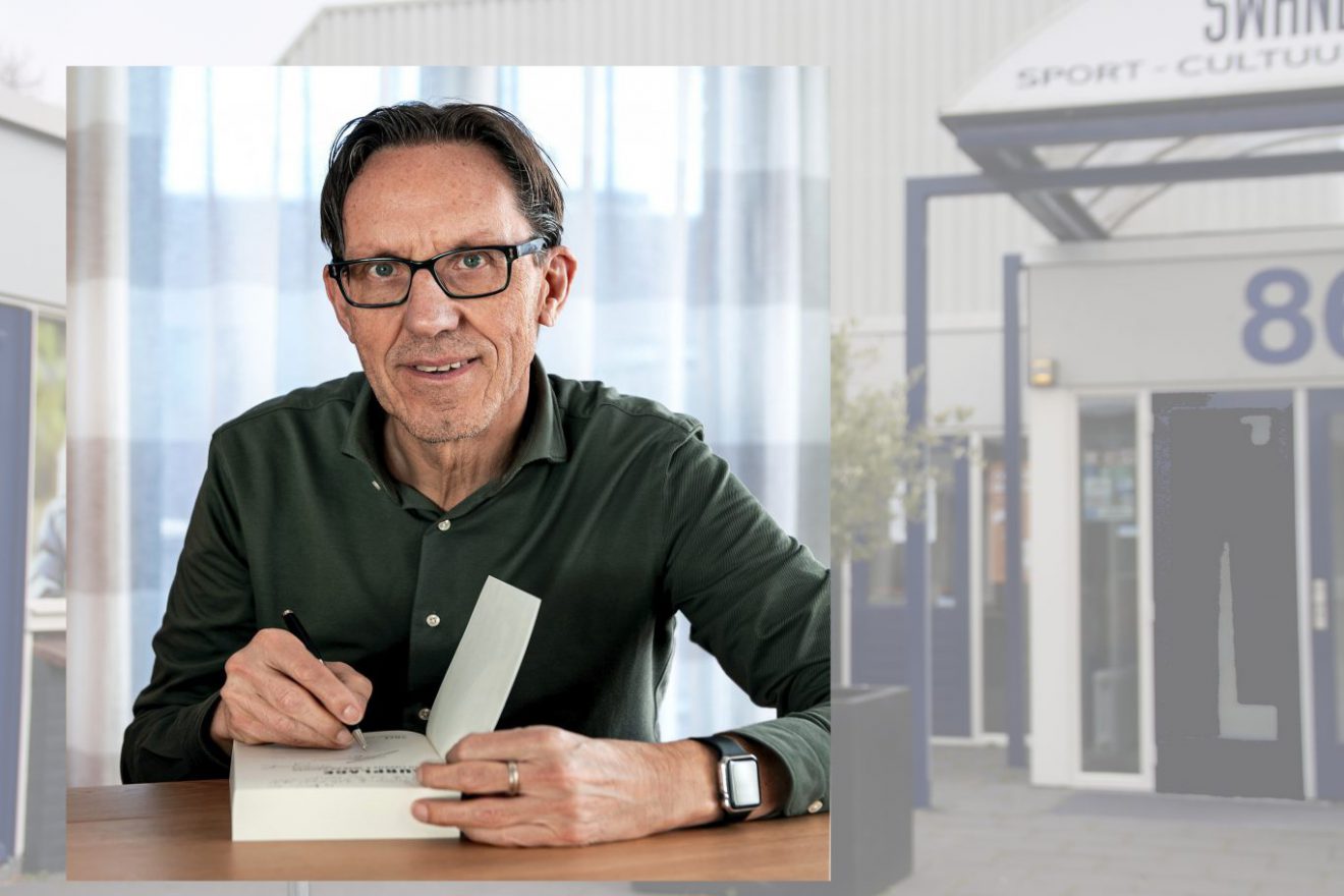 Gio Lippens vertelt in Theater Swanla in Zevenhuizen Gouwe IJssel Nieuws Gio Lippens vertelt in Theater Swanla in Zevenhuizen Gouwe IJssel Nieuws