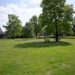202205 Moerhoutpark Moordrecht gras zicht op De Rank