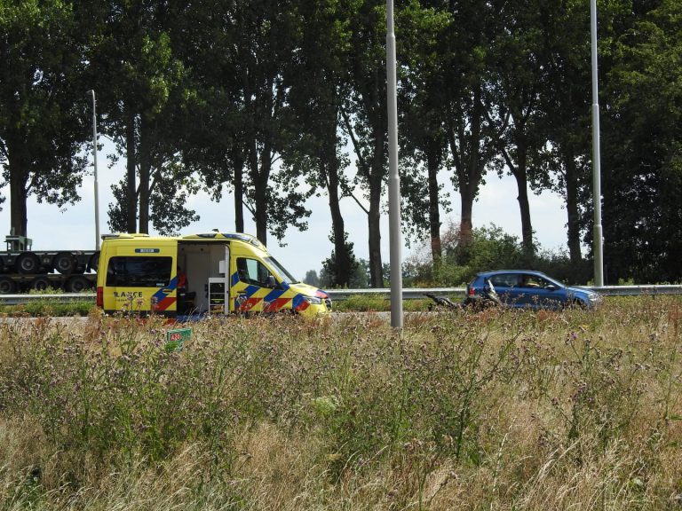 Ongeval met motorrijder op A20 richting Rotterdam bij Nieuwerkerk