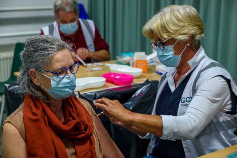 Nieuwe corona vaccinatieronde 4 oktober van start in regio Hollands Midden
