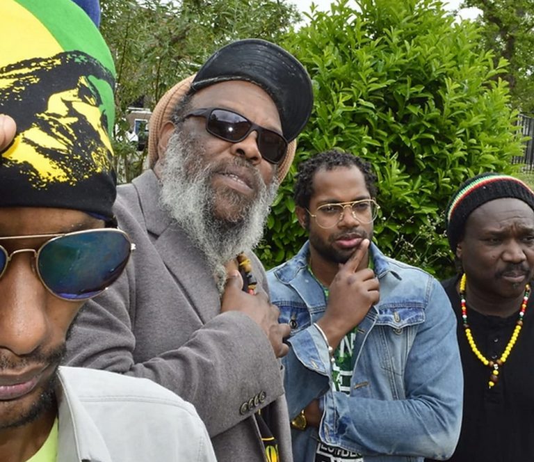 Bob Marley herleeft in Swanla door Fiyah Nation Band