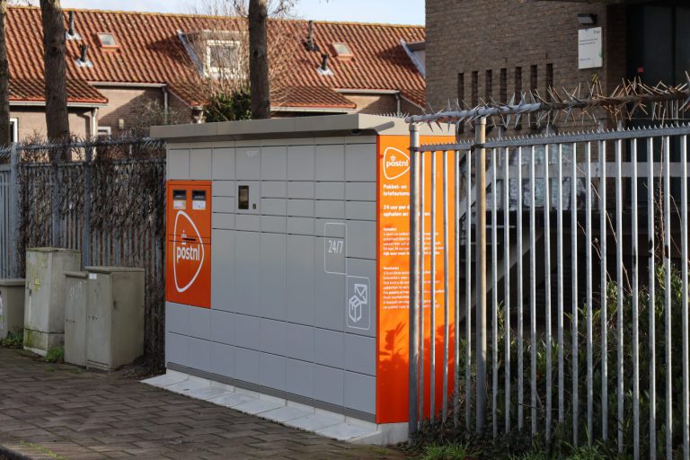PostNL met gemeente Zuidplas in overleg om post- en pakjesautomaat