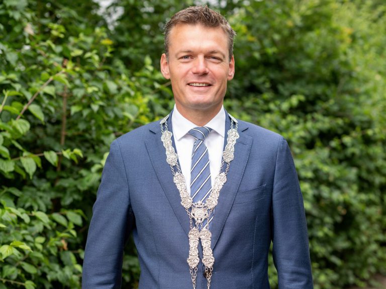 Procedure herbenoeming burgemeester Nieuwenhuis van Waddinxveen in gang gezet