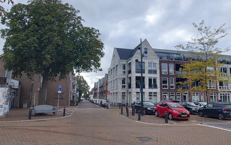 Vrachtwagens niet meer welkom in dorpsstraat Zevenhuizen