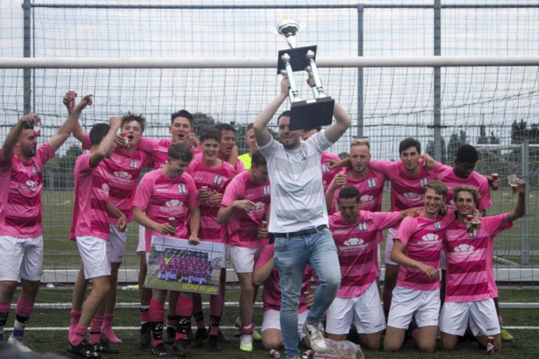 Vleessie FC wint BedrijfsZomerAvondVoetbal toernooi v.v. Moerkapelle 2023