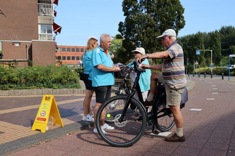 Veilig Verkeer Nederland voert MONO controle uit in Nieuwerkerk