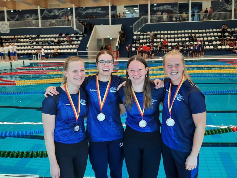 Estafette zwemdames zilver op regionale kampioenschappen