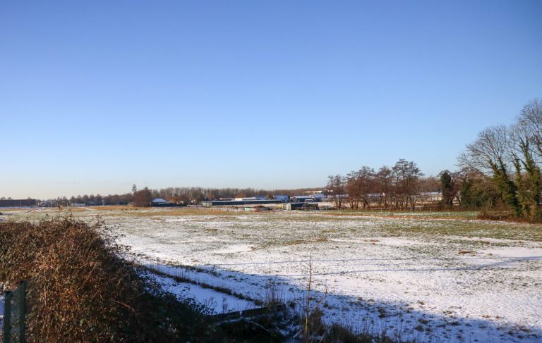 Woensdag protestmars Nieuwerkerk tegen “te grote” vluchtelingenopvang