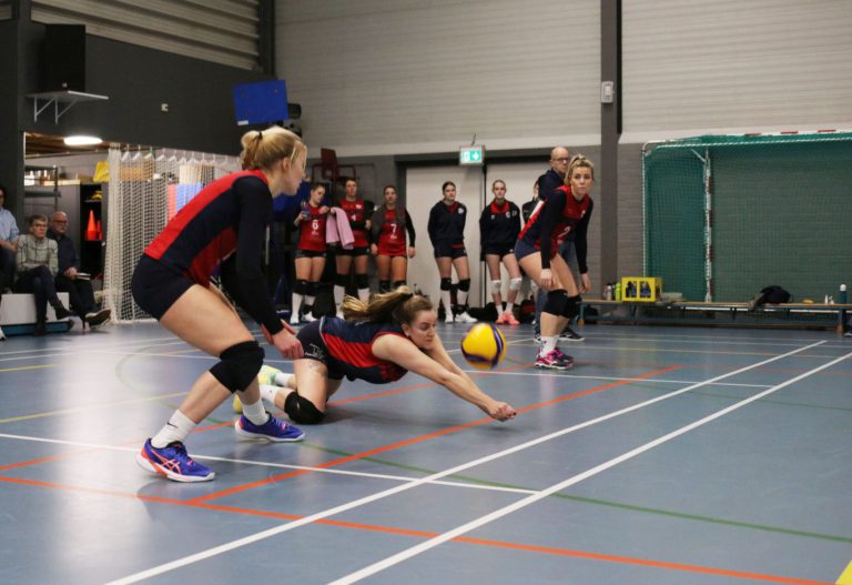 Villa Dorrestein ZVH dames 1 onderuit in Nieuwkoop