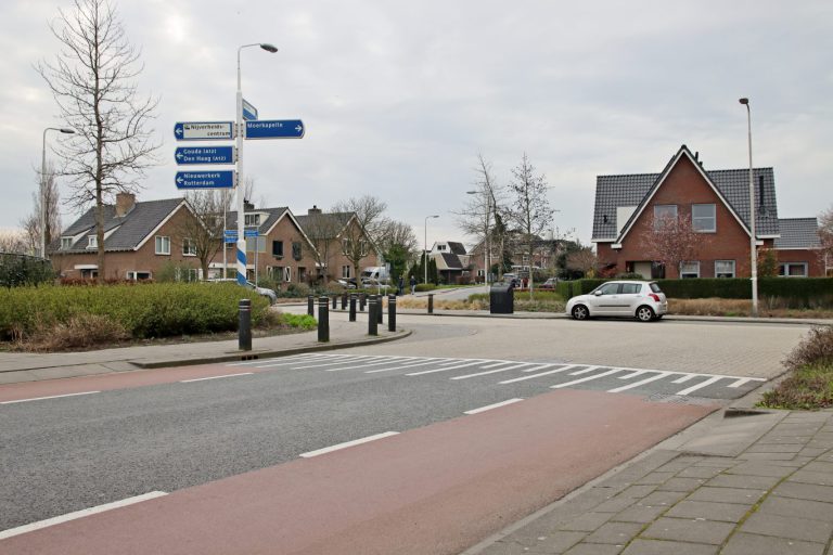 Veel varianten maar nog geen geld voor reconstructie Burgemeester Klinkhamerweg Zevenhuizen