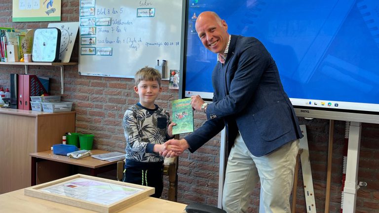Feestelijke prijsuitreiking tekenwedstrijd basisscholen wijk Zuidplas