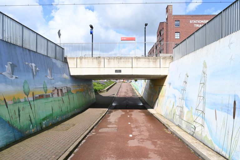 Fiets- en voetgangerspad bij Stationspark Triangel Waddinxveen