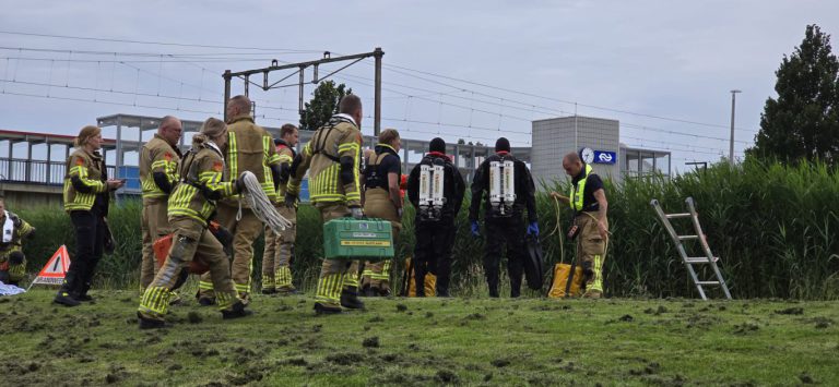 Realistische duikoefening Brandweer in Nieuwerkerk