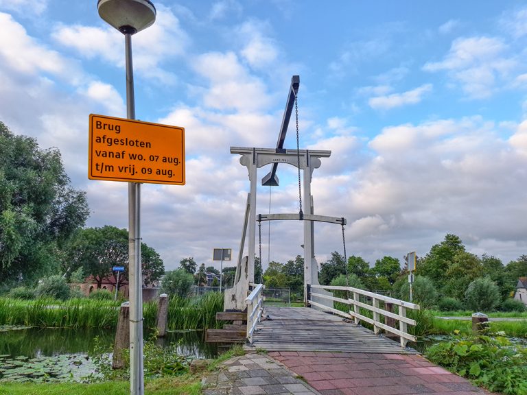 Witte brug Nieuwerkerk paar dagen afgesloten