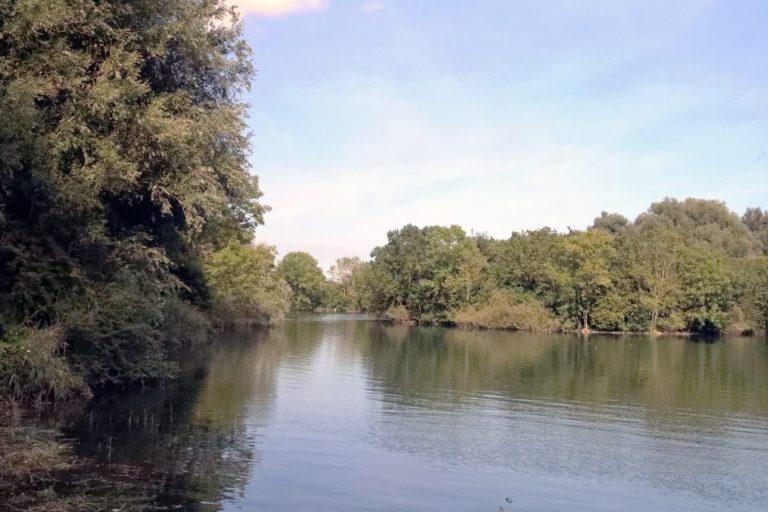 Politie onderzoekt gevonden lichaam in Zevenhuizerplas