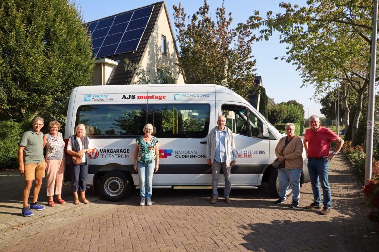 SeniorenUitbus Zuidplas heeft een nieuwe bus!