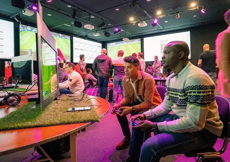 FIFA toernooi in theater Swanla