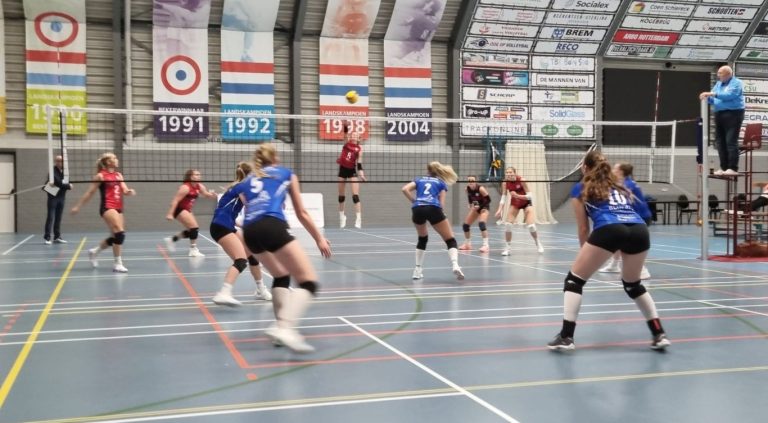 Eerste winst voor volleybalsters Villa Dorrestein ZVH