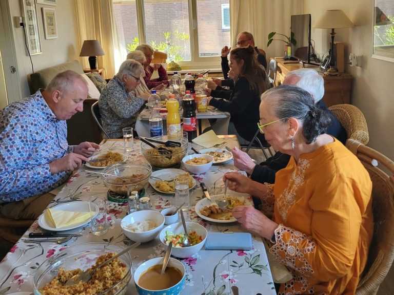 Wandelgroep Moordrecht viert 1-jarig jubileum met verrassingslunch
