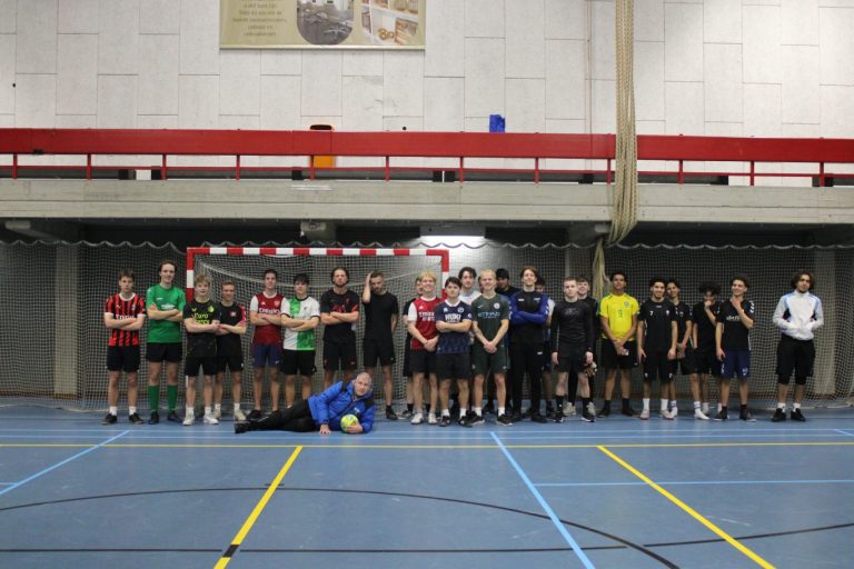 In totaal 12 teams met kerstzaalvoetbaltoernooi!