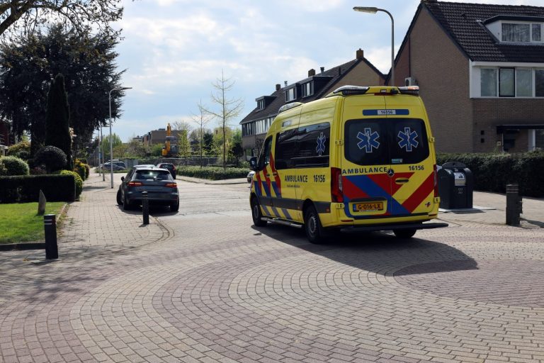 Fietser gewond na aanrijding Nieuwerkerk