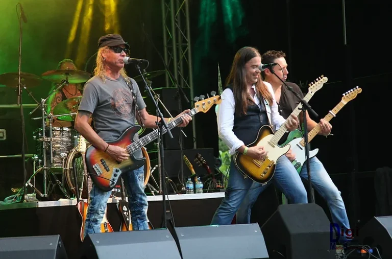 Status Quo Tributeband ‘Back To Back’ in Swanla