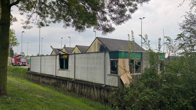 Zuidplas zet in op snelle sloop oude tenniskantine in Zevenhuizen