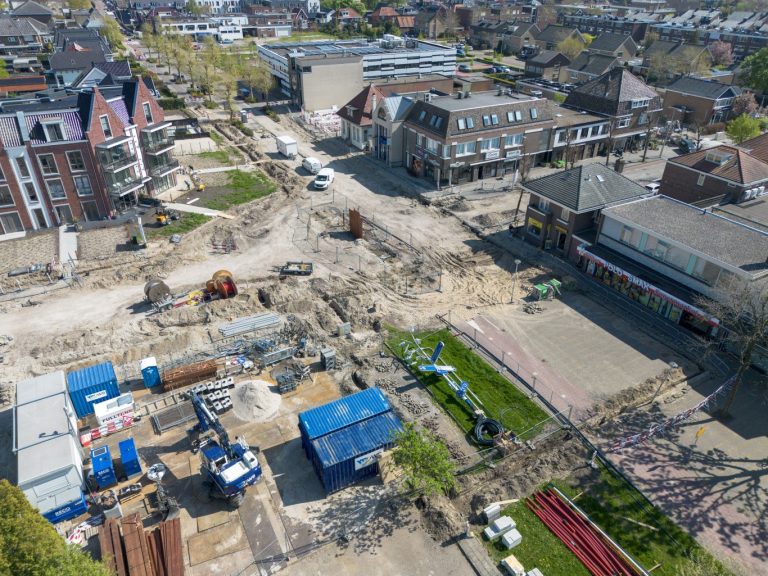 Rotonde Kerkweg-Oost/Kanaalstraat in Waddinxveen 7 weken langer dicht