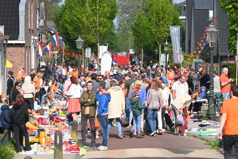 Kleedjesmarkt Moordrecht Koningsdag 2025