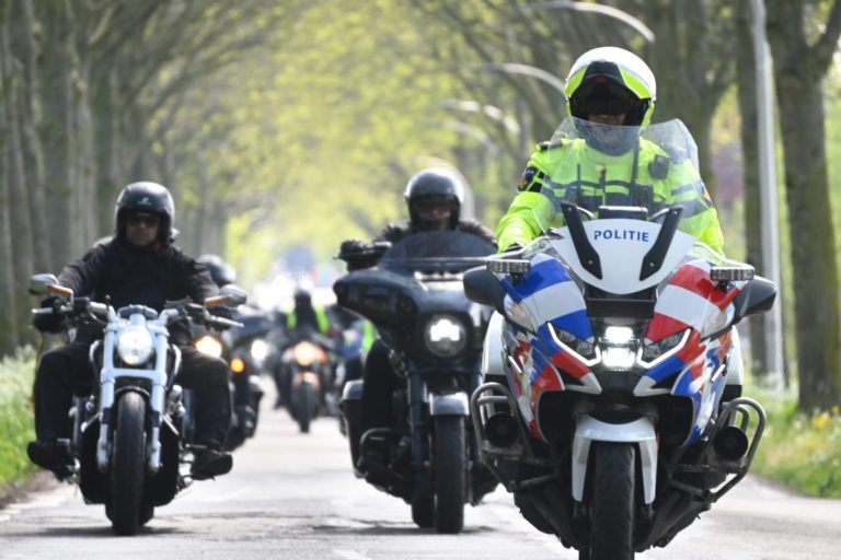 Jaarlijkse RMS Ride Out in Moordrecht (video)