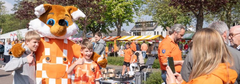Koningsnacht en dag in Moerkapelle