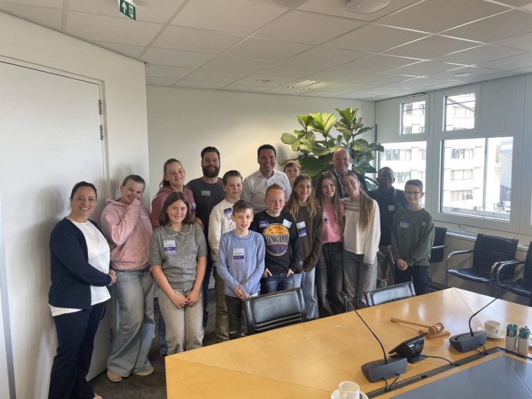 Kindergemeenteraad Zuidplas op werkbezoek in Den Haag