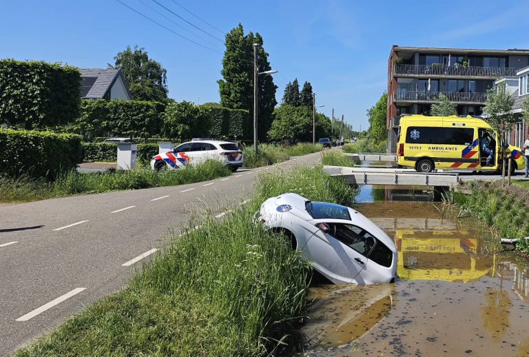 Brommobiel achteruit sloot in te Moordrecht