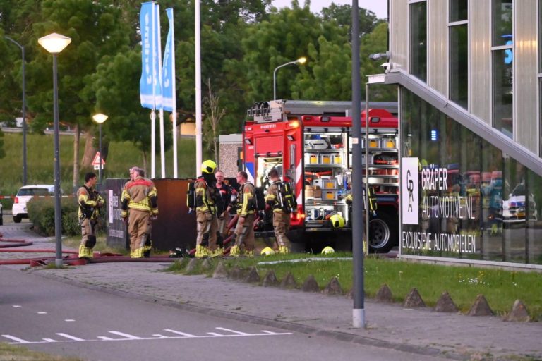 Grote brand in een bedrijfsverzamelgebouw Moordrecht