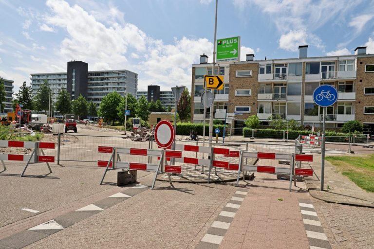 Afsluiting Beijerinckstraat onduidelijk – Brandweer geholpen bij incident