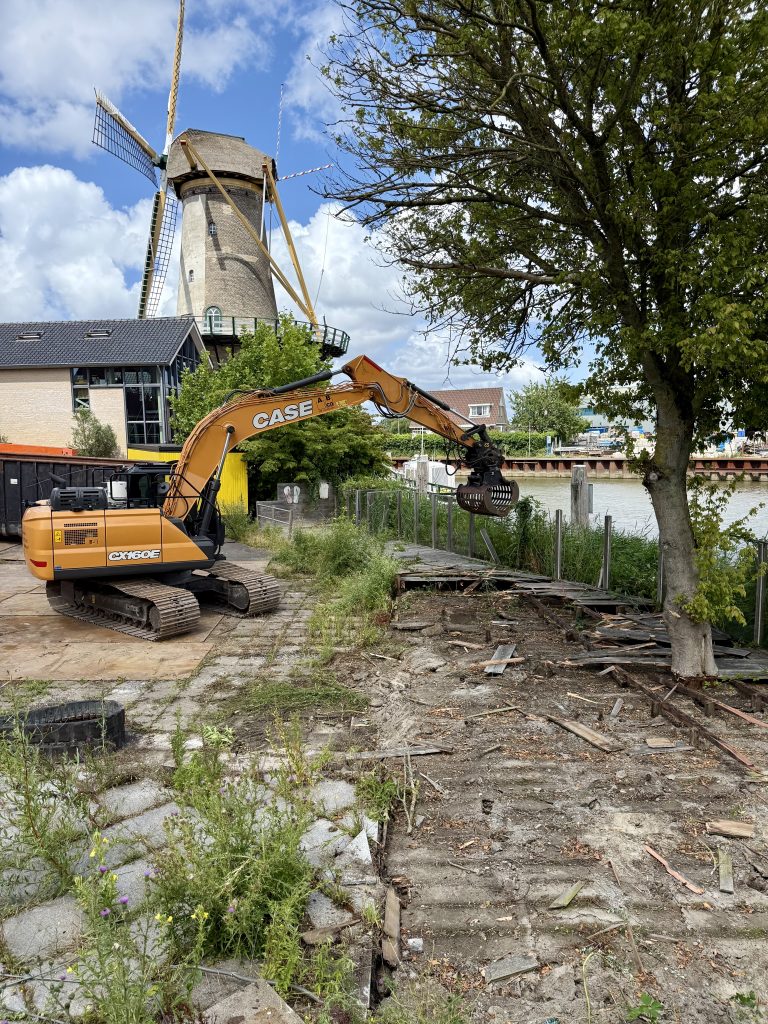 Sloop Café Rustwat: eerst buiten
