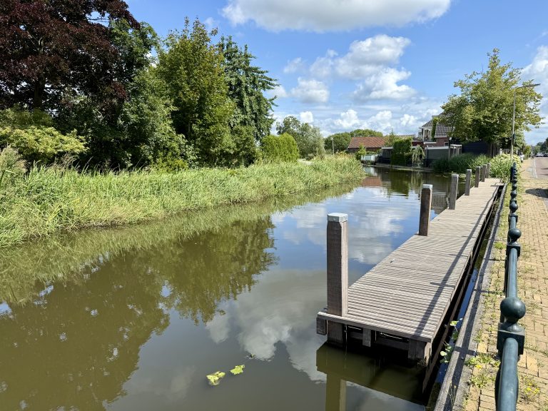 Aanlegsteiger bij het Oude Dorp NWK